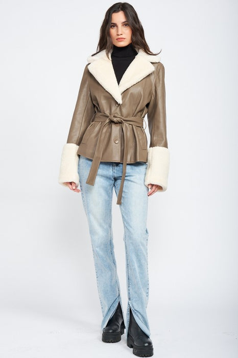 BELTED FAUX SHEARING TRIMMED JACKET