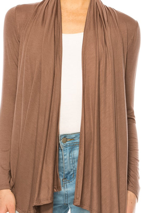 Solid, waist length cardigan in a relax fit