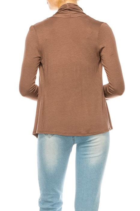 Solid, waist length cardigan in a relax fit